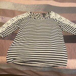 Beautiful ladies 3/4 sleeve navy/white lace top